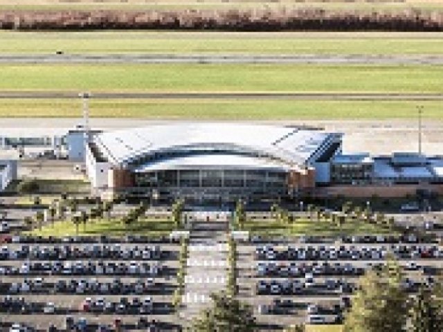 Pau Pyrenees Airport welcomed more than 600 000 passengers in 2017 Pau Pyrenees Airport welcomed more than 600 000 passengers in 2017